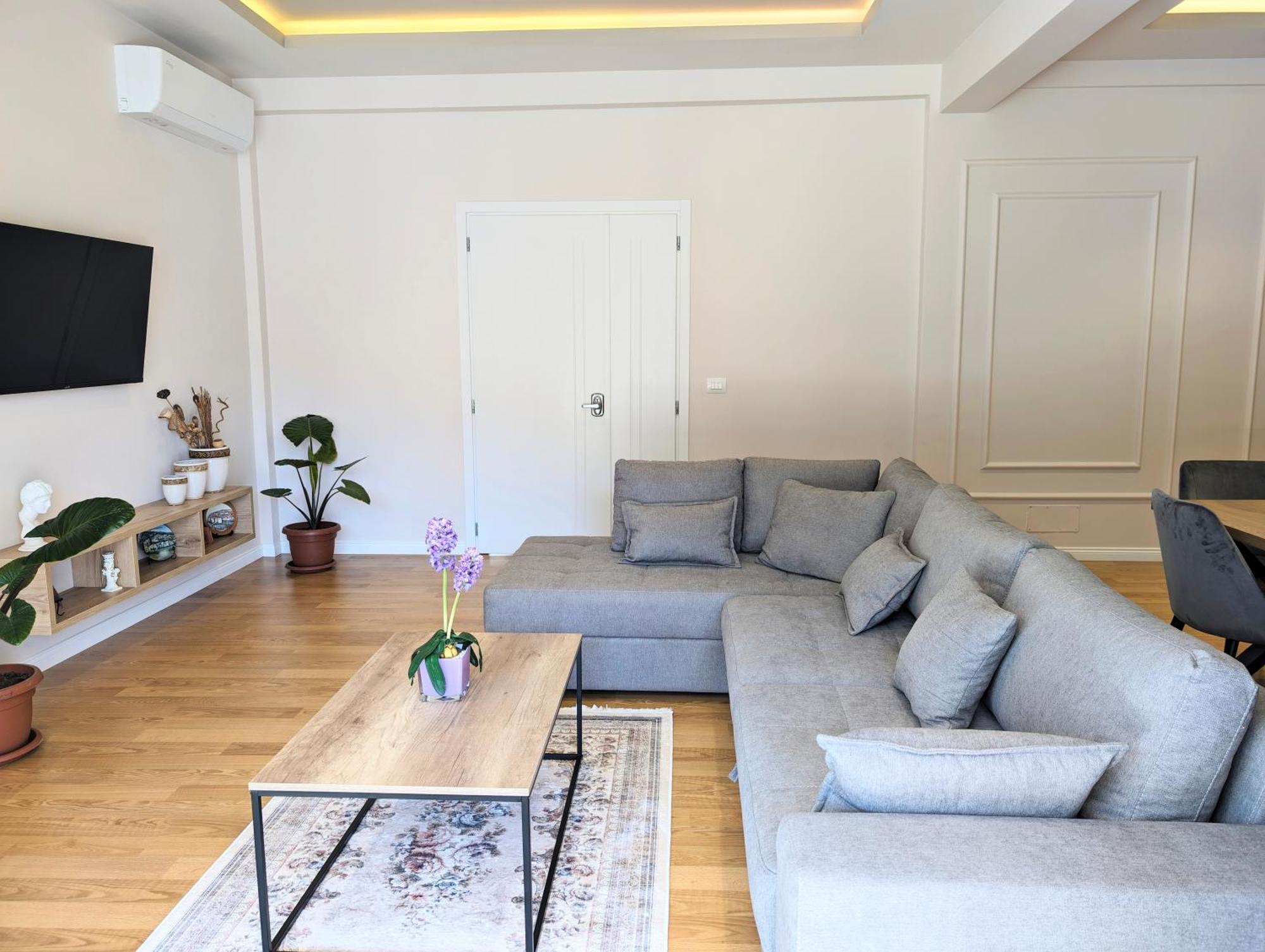 Villa With Garden And Veranda Berat Exterior photo